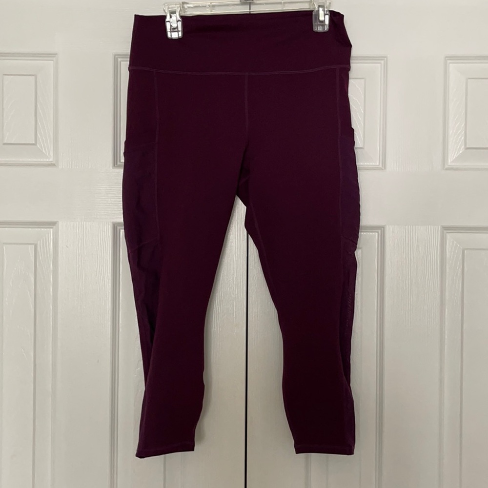Fabletics On-The-Go High-Waisted Capri